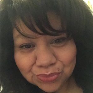 Meet your Posher, Alicia